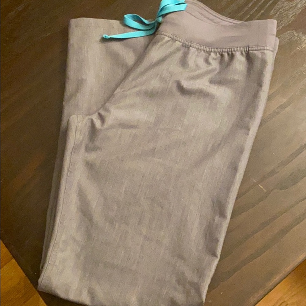 Medium Figs Livingston style scrub pants.